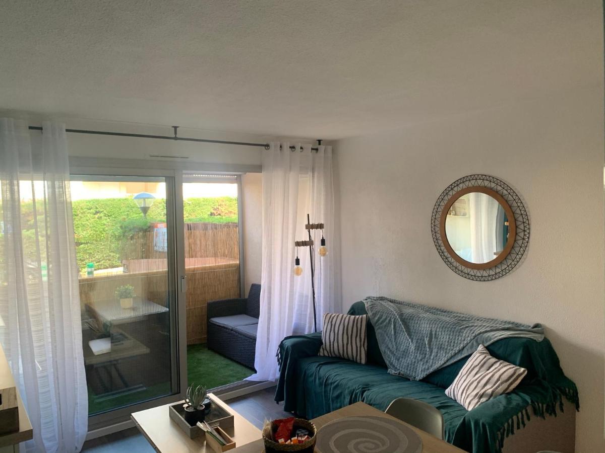 Chaleureux Appartement Face Au Port Sta Lucia, Tout A Pieds, Wifi Сен-Рафаэль Экстерьер фото