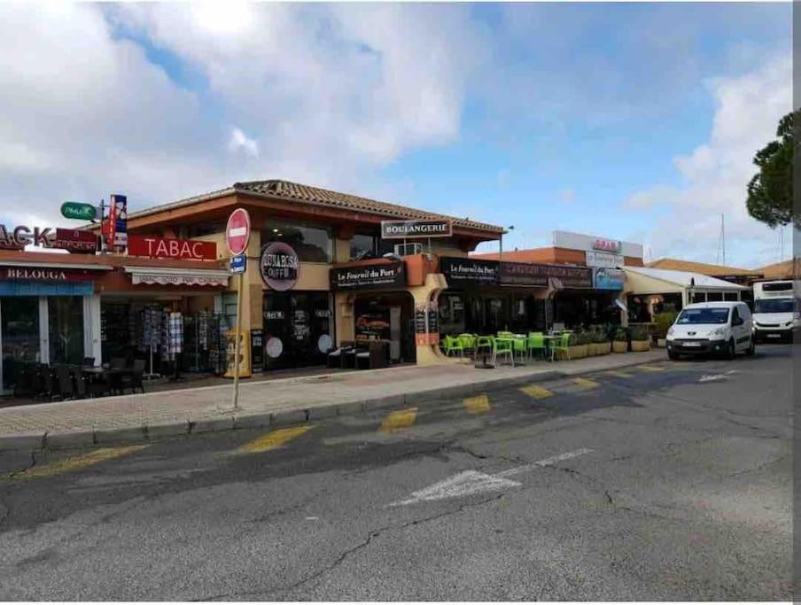 Chaleureux Appartement Face Au Port Sta Lucia, Tout A Pieds, Wifi Сен-Рафаэль Экстерьер фото